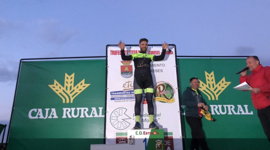 Moisés Dueñas vence en Coreses