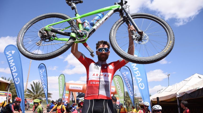 Moises Dueñas, tercero en la Titan Desert 2019