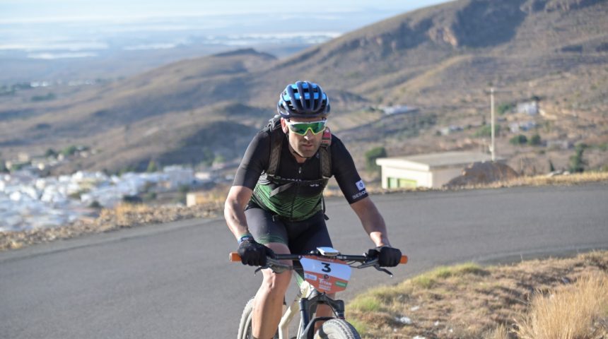 Un despiste frena Moisés Dueñas en la segunda etapa de la Titan